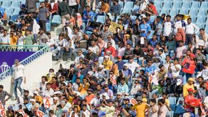 'Jai Shree Ram' from Australia Fan, Indian fans reply with 'Australia Maata ki Jai' in World Cup 2023 - Watch