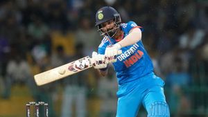 Vikram Rathour Firmly Backs KL Rahul's No. 4 Promotion: “Absolutely No Temptations”