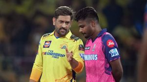MS Dhoni meets Sanju Samson - Fans make wild guess as Thala and Sanju spotted together