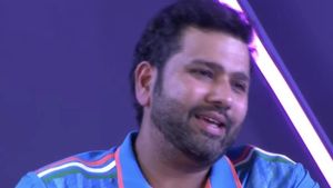 Babar Azam in splits after Rohit Sharma's 'Kya hai ye' reaction to a journalist question in pre-World Cup event