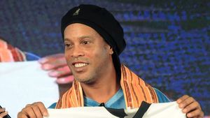 Ronaldinho visits Kolkata, inaugurates Durga Puja Pandal