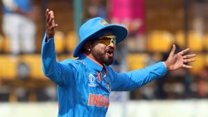 IND vs NZ, World Cup 2023: Shreyas Iyer imitates Ravindra Jadeja celebration after taking a blinder - Watch
