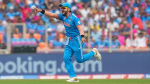 IND vs PAK: Virat Kohli forced to leave field because of this reason during India vs Pakistan clash in Ahmedabad