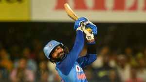 Dinesh Karthik hits 51-ball 68 to help Tamil Nadu win low-scoring thriller vs Baroda in Vijay Hazare Trophy 2023