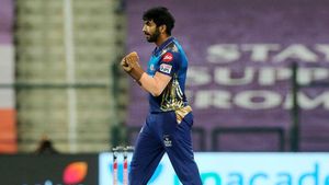 Fact Check: Jasprit Bumrah to leave Mumbai Indians and join Royal Challengers Bangalore?