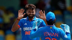 Ravichandran Ashwin Applauds Rising Star Mukesh Kumar, Hails Him As Cricket's 'Junior Shami'