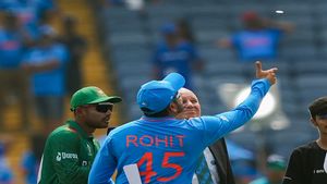 Sikander Bakht accuses Rohit Sharma, Aakash Chopra and Irfan Pathan give befitting reply
