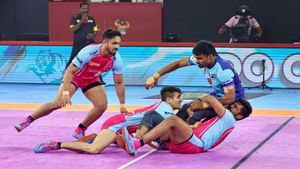 PKL Season 10, Jaipur Pink Panthers vs Dabang Delhi: JAI vs DEL Dream11 Prediction, H2H Record, Starting 7, Live Streaming