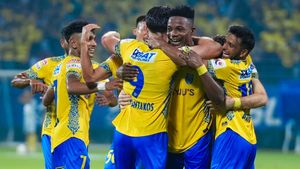 ISL Match Result: Kerala Blasters End Mumbai City FC's Unbeaten Run; Dimitrios Diamantakos, Kwame Peprah Score Goals