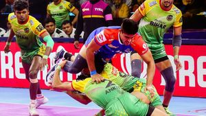 PKL Match Result: Patna Pirates Dominate Haryana Steelers For 46-33 Win; UP Yoddhas Pip Bengaluru Bulls 34-33