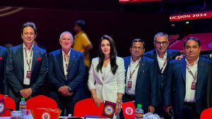 IPL 2024 Auction: Punjab Kings's Auction Blunder Accidently Purchases Wrong Player, Auctioneer Denies Reversal