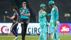 IPL 2024 Trade Window: KKR, LSG, SRH In Talks For Cash-Only Deals Involving Quinton De Kock & Mayank Agarwal?