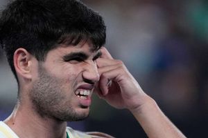 Australian Open day 11 wrap: Carlos Alcaraz out as Alexander Zverev prevails