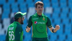 Shaheen Afridi not talking to Babar Azam and looking isolated, claims Pakistan sports journalist