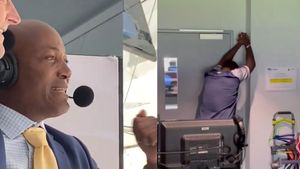 AUS vs WI: Brian Lara, Carl Hooper in tears as West Indies script historical victory - Watch