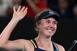 Iga Swiatek suffers shock Australian Open exit against Linda Noskova