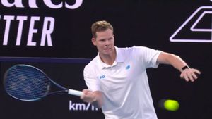 Steve Smith stuns Novak Djokovic, 24-time Grand Slam Champions bows to Australian cricket star - Watch Video