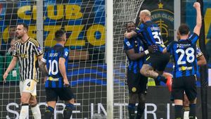 Serie A: Inter strengthen Scudetto hopes with narrow win over their closest rivals