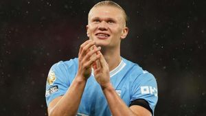 Pep Guardiola dismisses rumours Erling Haaland is unhappy at Manchester City