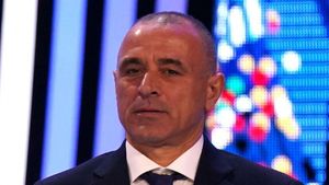 Napoli dismiss Walter Mazzarri and appoint Francesco Calzona as new boss