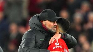 Liverpool: Trent Alexander-Arnold injury a concern for Jurgen Klopp after victory
