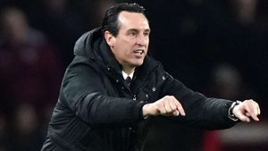 Unai Emery praises Aston Villa for playing 'seriously' after stunning first half