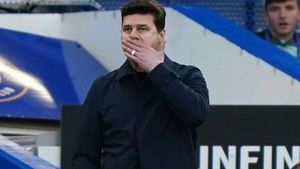 Mauricio Pochettino insists Chelsea and their fans 'need to stay together'
