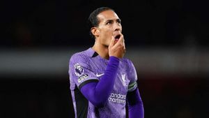 Liverpool defended like a pub team in Arsenal defeat – Roy Keane