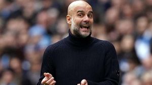 Pep Guardiola pleased as Manchester City overcome 'difficult' Everton test