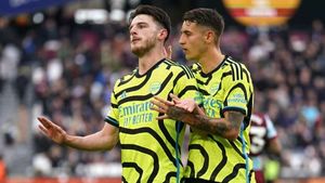 Premier League: Arsenal Thrash West Ham 6-0 with Declan Rice Finding Net!