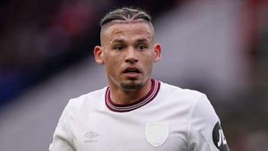Manchester City boss Pep Guardiola apologises to Kalvin Phillips for 'overweight' comment