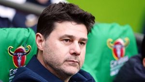 Mauricio Pochettino defends Chelsea after 'bottle jobs' jibe from Gary Neville
