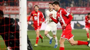 Serie A: Ten-man AC Milan miss chance to move second after Monza defeat