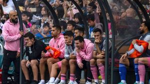 Fans boo David Beckham and demand refund as Lionel Messi sits out Hong Kong game