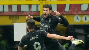 Serie A: Theo Hernandez strike enough for AC Milan to see off Napoli