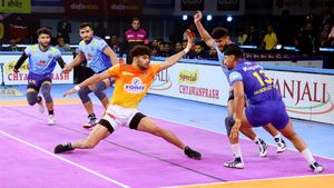 PKL Season 10: Puneri Paltan Move To Top Of Table, End Bengal Warriors Playoff Hopes