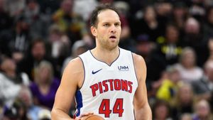 Knicks, 76ers make big moves at NBA trade deadline