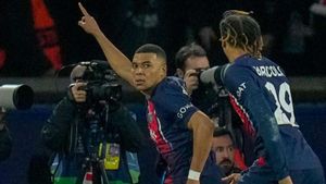 Kylian Mbappe helps Paris St Germain take charge of Real Sociedad tie