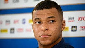 Who will replace Kylian Mbappe at PSG? French giants linked with Manchester United superstar