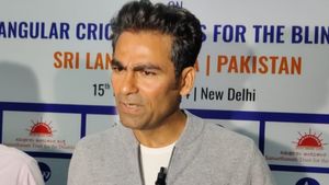 IND vs ENG: 'Sarfaraz Khan should make Yashasvi Jaiswal his role model,' claims Mohammad Kaif