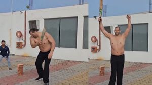 WWE Star The Great Khali hits one-handed Six with bare body, Fans React Hilariously