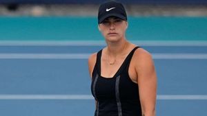 Aryna Sabalenka says her 'heart is broken' after ex-boyfriend's death in Miami