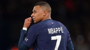 Luis Enrique offers Kylian Mbappe no guarantees of Champions League playing time