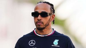 Lewis Hamilton shocked to finish fastest on 'crazy Thursday' in Bahrain