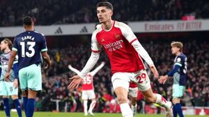 Kai Havertz scores late winner as Arsenal battle past Brentford to go top