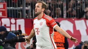 Harry Kane brace helps Bayern beat Lazio to reach Champions League last eight