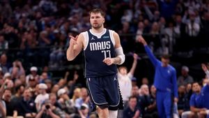 NBA: Doncic notches 5th straight 30-point triple-double as Mavericks win