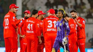 PSL Eliminator 1 Result: Islamabad United Defeat Quetta Gladiators by 39 Runs; To Face Peshawar Zalmi in Eliminator 2