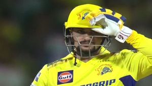 Sameer Rizvi sets Twitter on fire with first-ball six off Rashid Khan on IPL batting debut: 'Wait till he...'