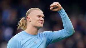 Pep Guardiola defends 'best striker in the world' Erling Haaland after criticism